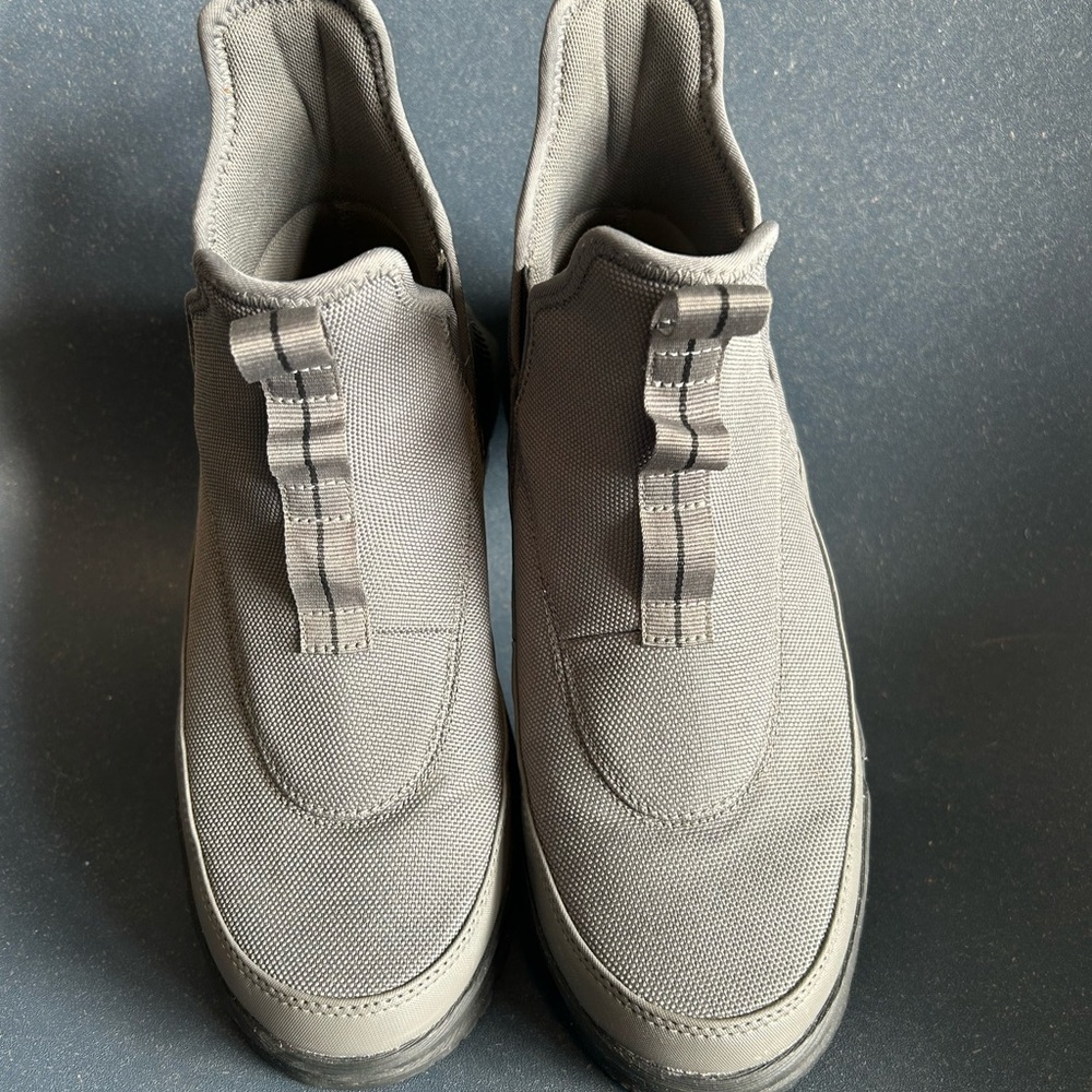 Columbia Men's Gray Slip-On Chelsea boots